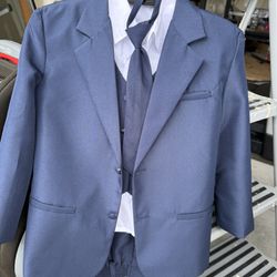 Boy’s Blue 5-Piece Suit Size 7