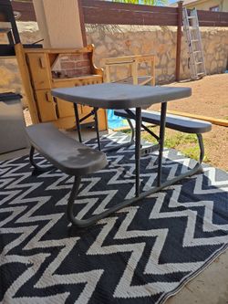 Toddler picnic table