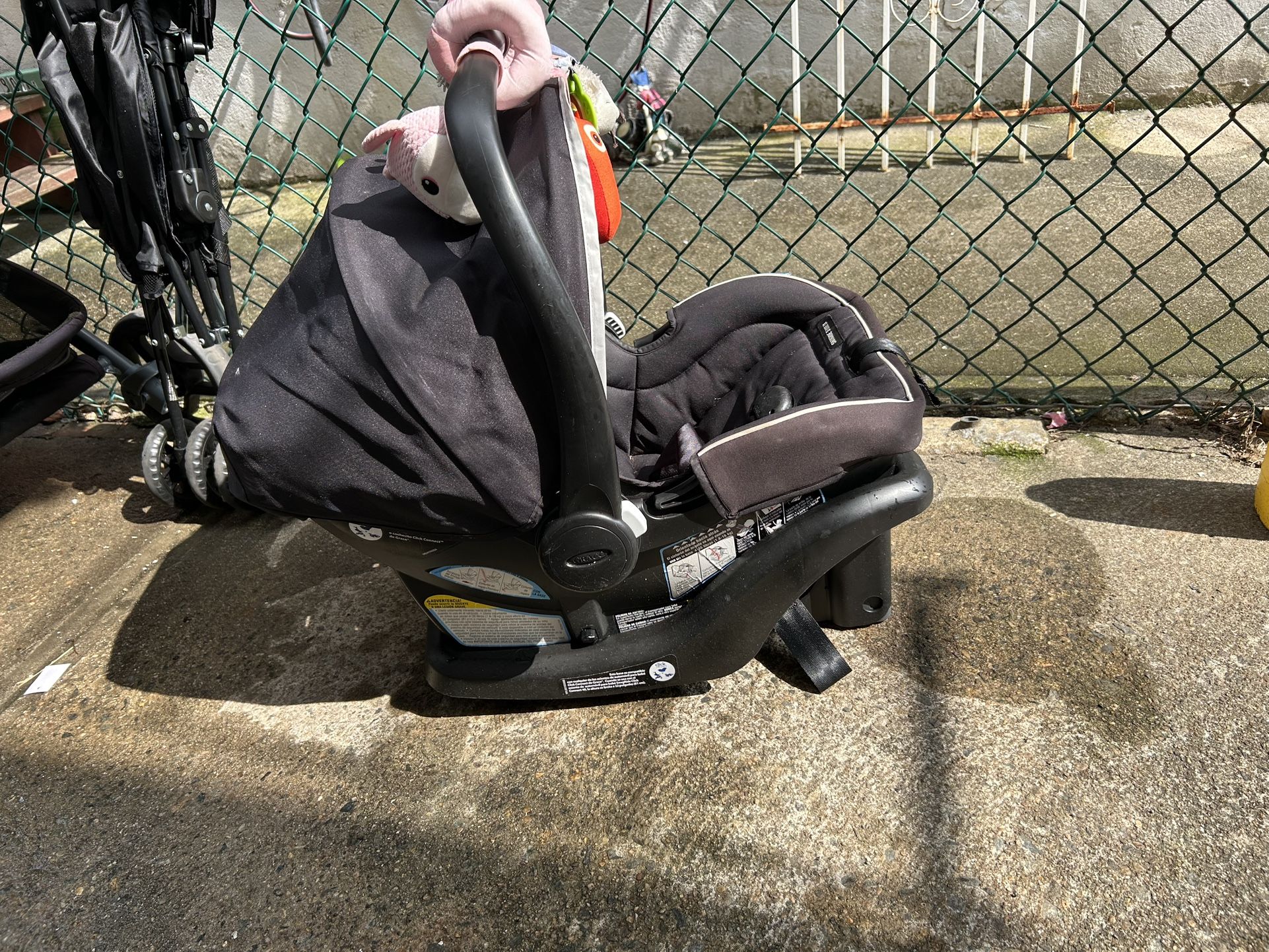 Graco SnugRide 35 Lite LX Infant Car Seat And BASE