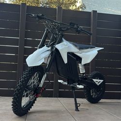 Electric Dirt Bike / Mini E-Bike – Needs Small Fix