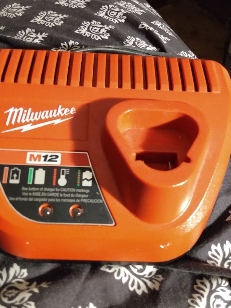 Milwaukee Battery Charger