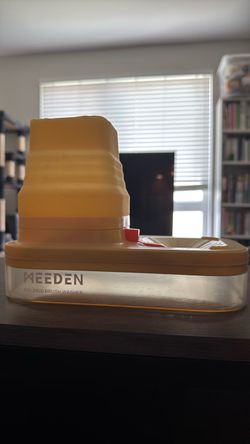 MEEDEN Portable Paint Brush Cleaner: Brush Rinser with 650ml Water Storage Area