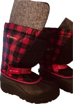 Columbia Powderbug Kids Size 4 Dark Pink & Black Plaid Waterproof Snow Boot