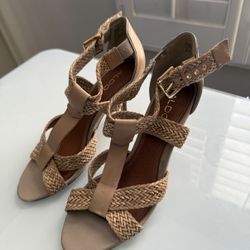 Size 8 Aldo Shoes For Only $5 !
