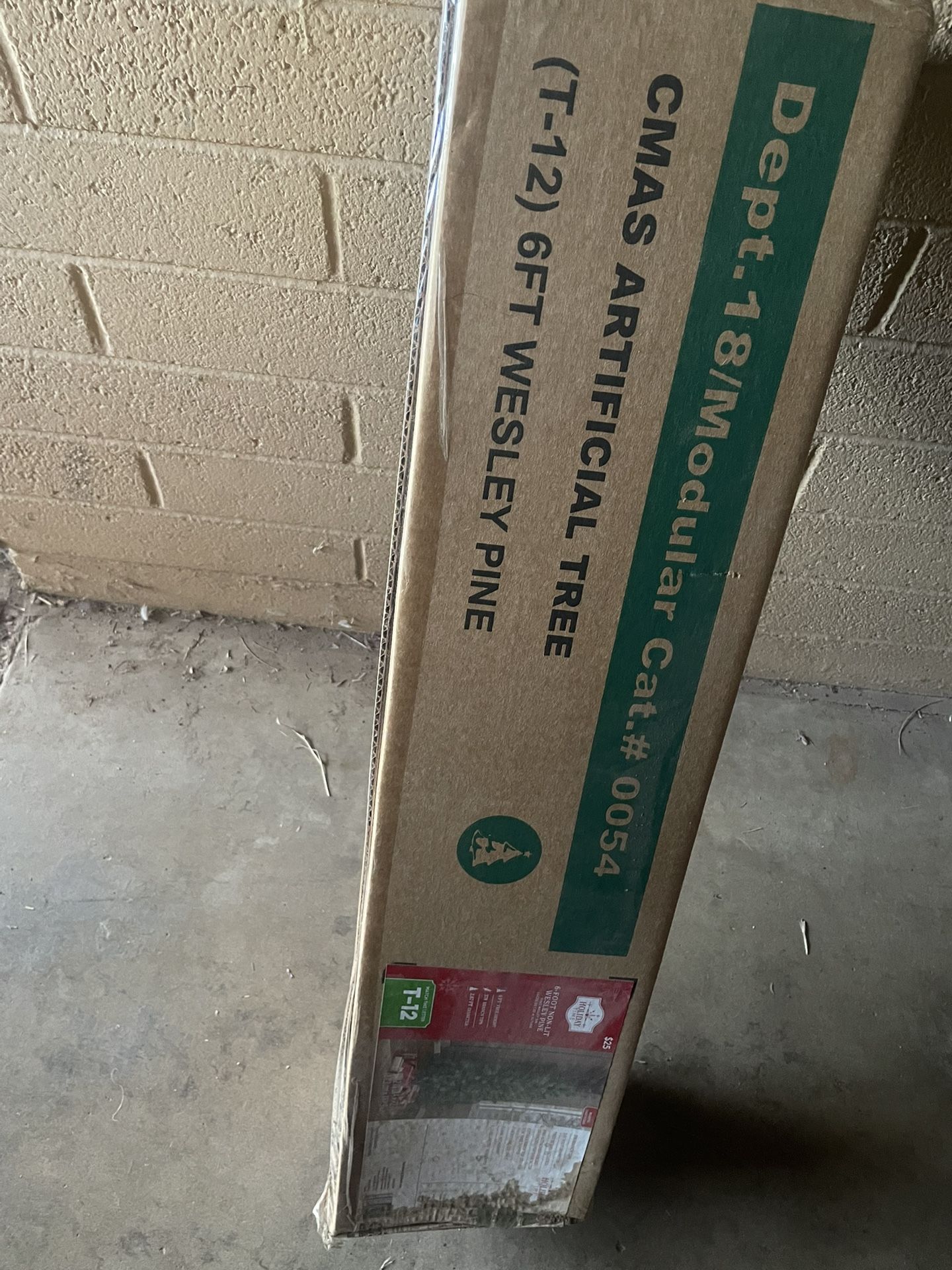 6ft tree-brand new-still in box -$15.