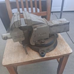 Eron No. 125 Vise