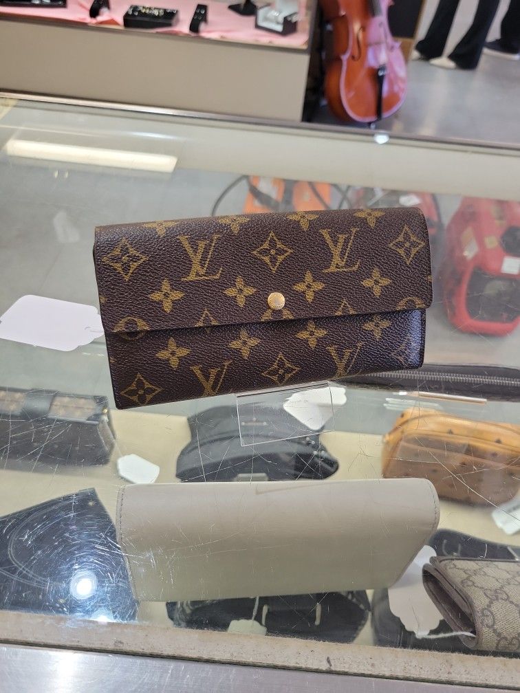 Louis Vuitton Bifold Wallet