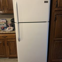 Frigidaire Fridge