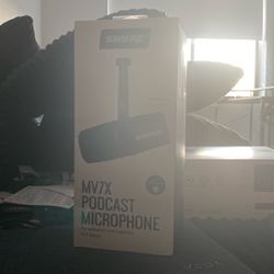 Shure MV7X Studio Podcast Microphone (new)