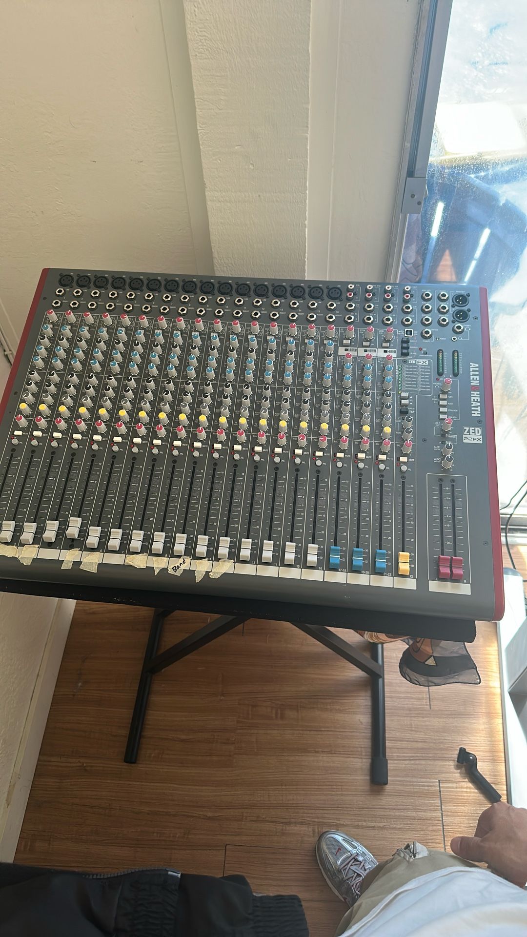Allen And Heath Zed 22FX Mixer
