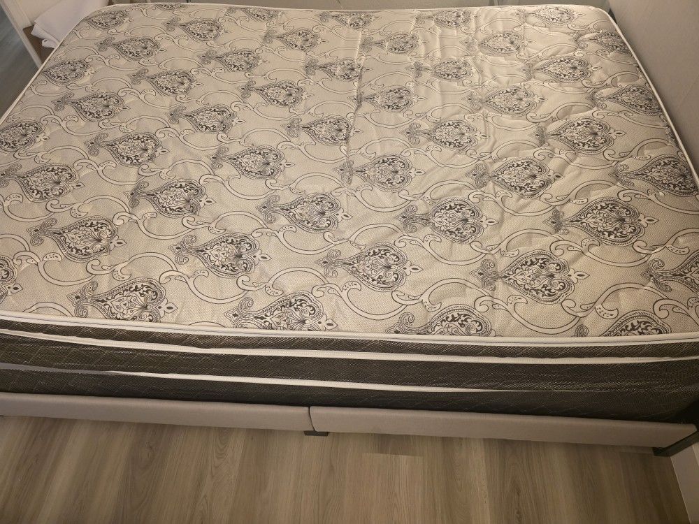 Full/ Double Spring Mattress With Box Spring