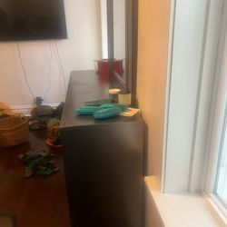 7 Drawer Dresser with Mirror