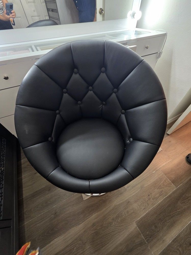 Make Up Chair