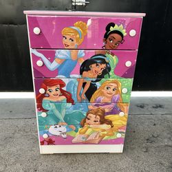 Princess dresser available in different cartoon