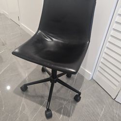 Black Rolling Office Desk Chair