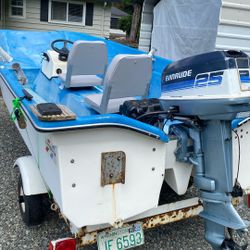 Hard To Find 1979 13’ Livingston Center Console 