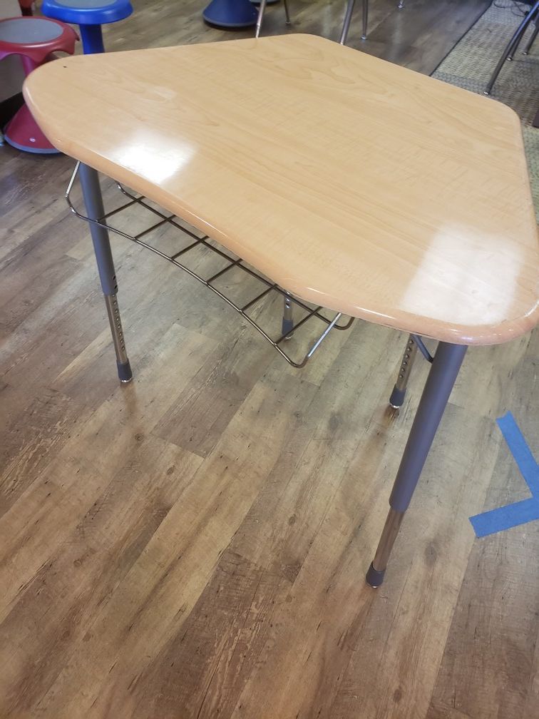 Home School Adjustable Desk