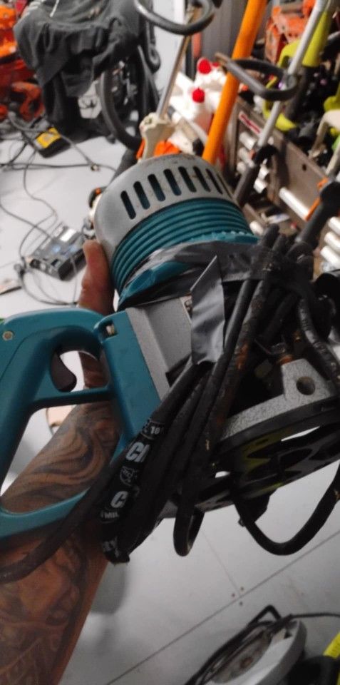 MAkita Router