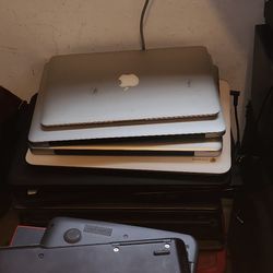 Various laptop computers For Parts