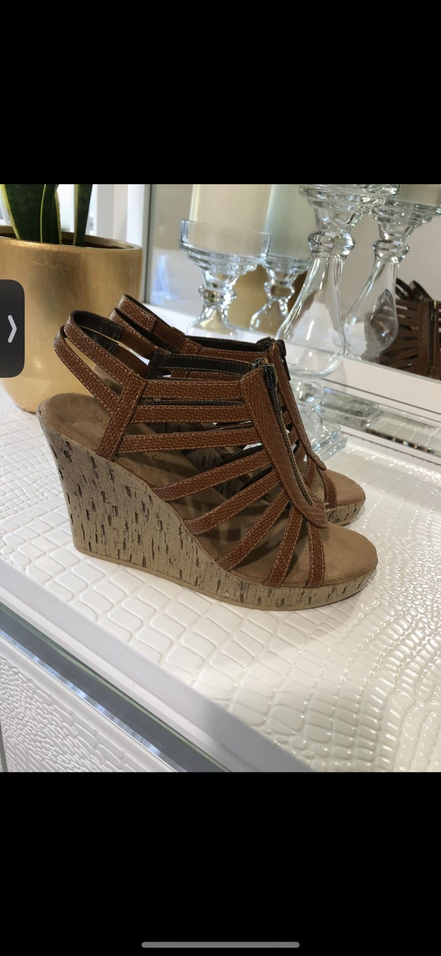 Aerosoles Wedges Size 7,5 News Never Used , Super Soft, 4 ”high platform..