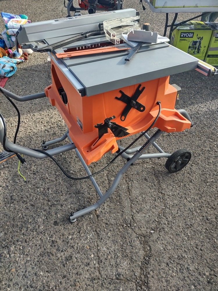 Rigid Heavy Duty Jobsite Table Saw With Folding Stand