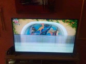 Roku  Smart Tv With Remote  / Read Description Below  