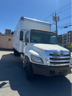 2012 Hino 268a