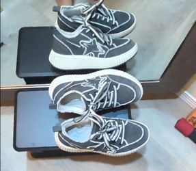 Women's size 8 platform sneakers