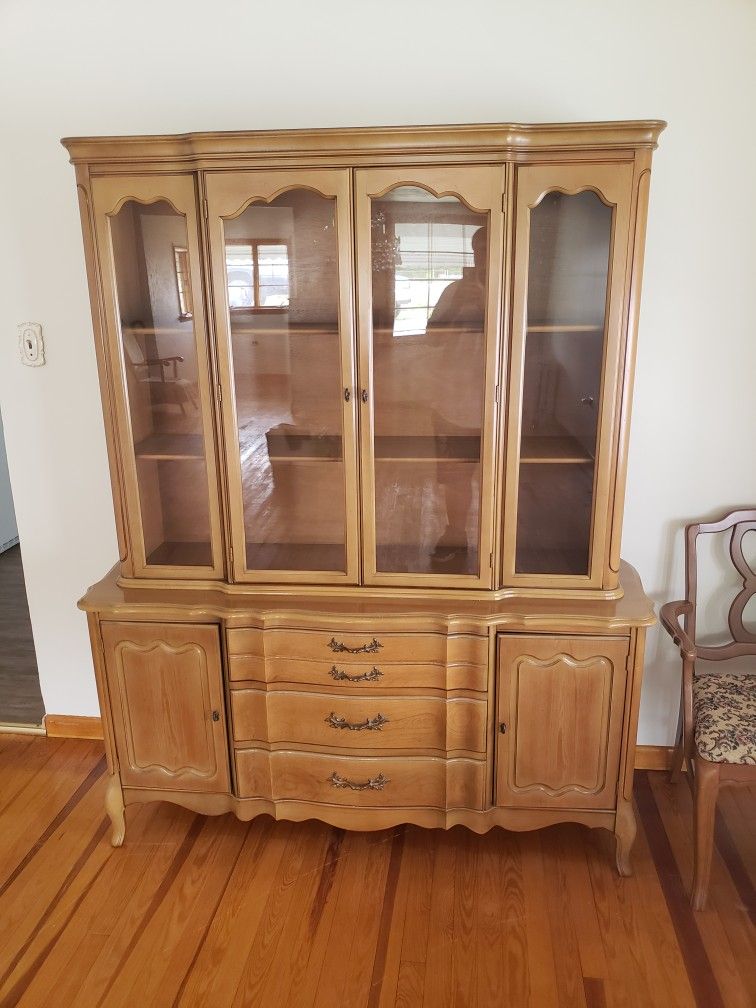 Vintage China Cabinet Perfect Condition 