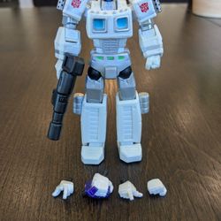 RARE! Revoltech Transformers Ultra Magnus Action Figure