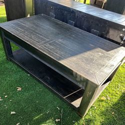 Free Rustic Coffee Table