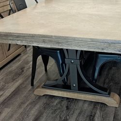 Diningroom Table