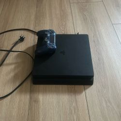 PlayStation 4 With Controller 