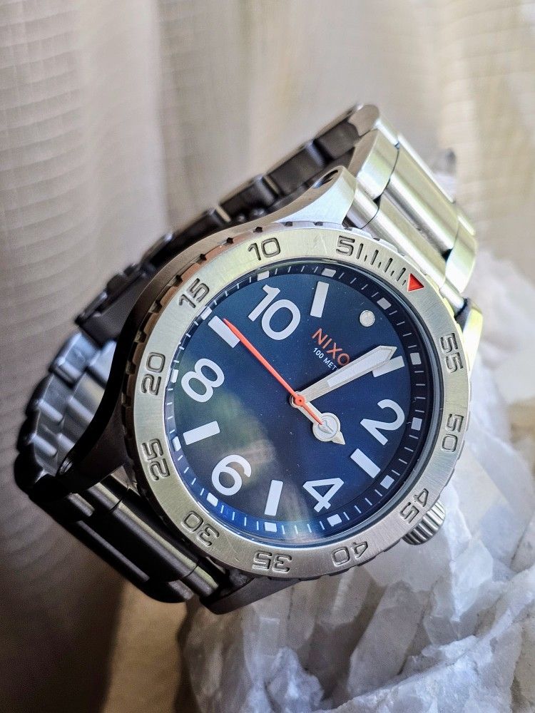 NIXON 46, 