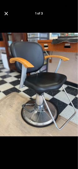 Styling Chair (2 available)