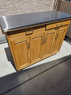 Kitchen island