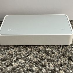 TP-Link 8-port Switch