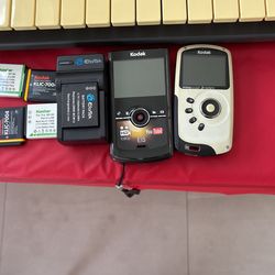 Kodak Cameras With Batteries And Charger