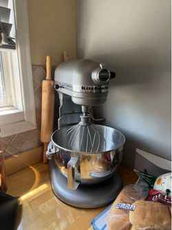 Kitchen aid stand mixer