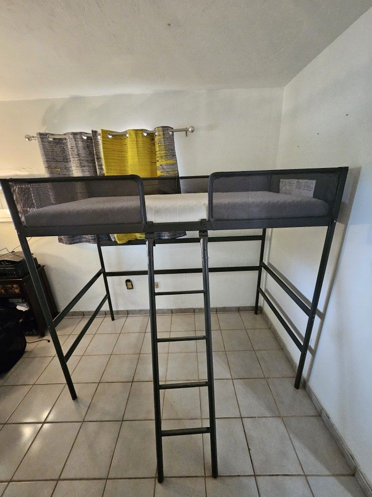Loft/Bunk Bed Litera / Cama