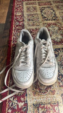 Nike Air Force 1 White Low-Top Sneakers size 7