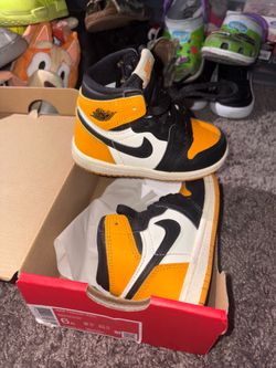 Toddler shoes/Jordans