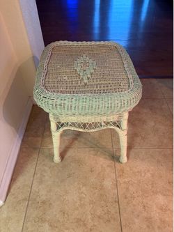 Vintage Wicker Side Table: (Read Description)