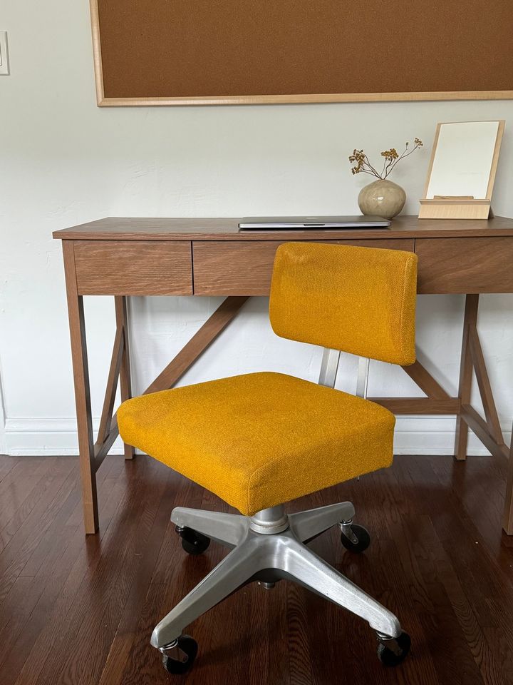 Goodform Aluminum Vintage Office Chair - Yellow