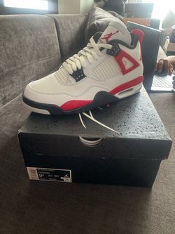 Air Jordan 4 retro fire red 2020 size 9 .5