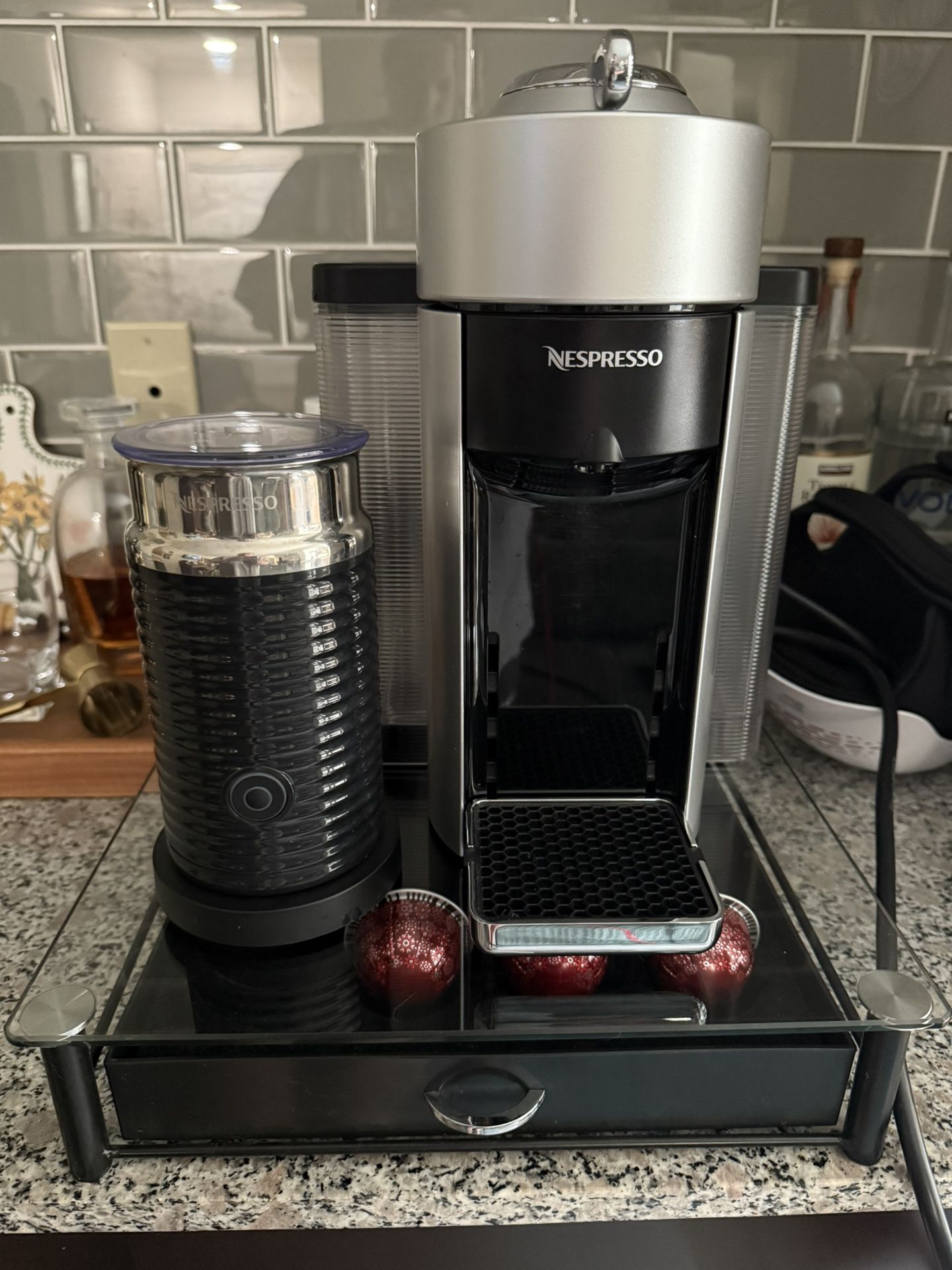 Nespresso Evoluo With Milk Frother And Pod Tray
