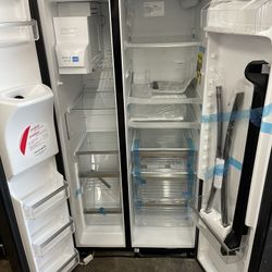 Side-by-side refrigerator