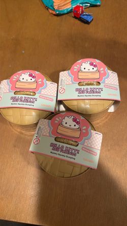 Hello Kitty and Friends Mystery dumplings