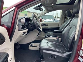 2017 Chrysler Pacifica Thumbnail