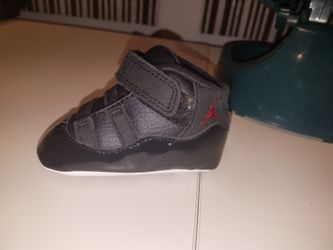 Infant jordans size 2c